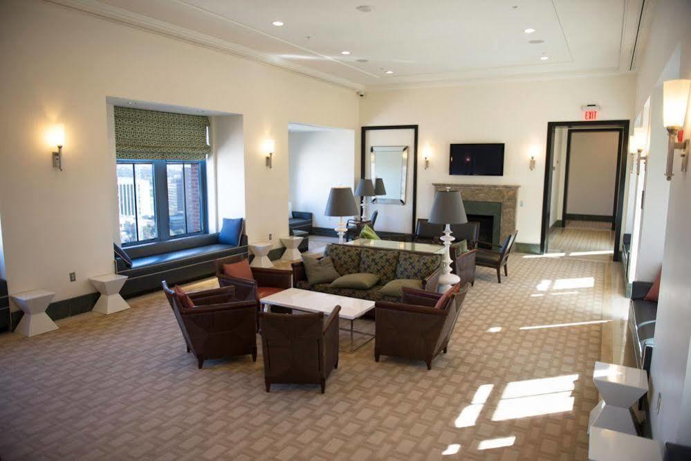 Crystal Quarters Furnished Apartments At The Gramercy Arlington Ngoại thất bức ảnh